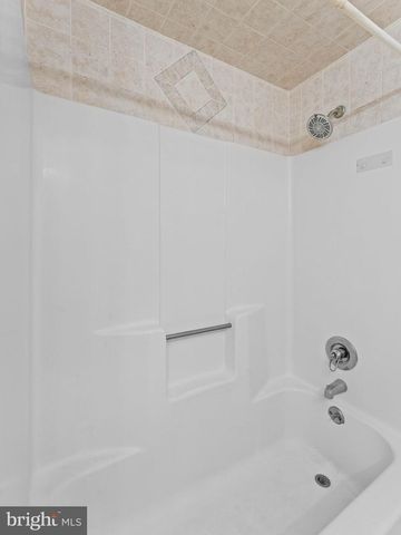 131 STURBRIDGE DR, Sicklerville, NJ 08081