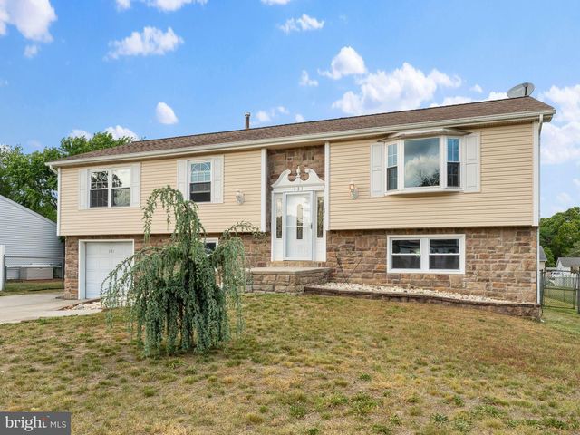 131 STURBRIDGE DR, Sicklerville, NJ 08081