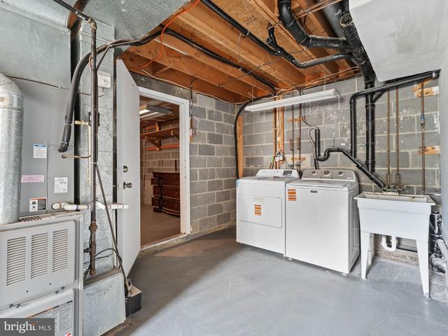 131 STURBRIDGE DR, Sicklerville, NJ 08081