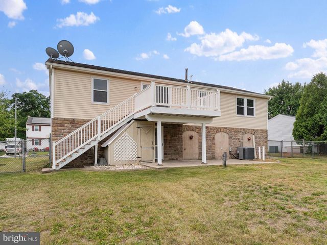 131 STURBRIDGE DR, Sicklerville, NJ 08081