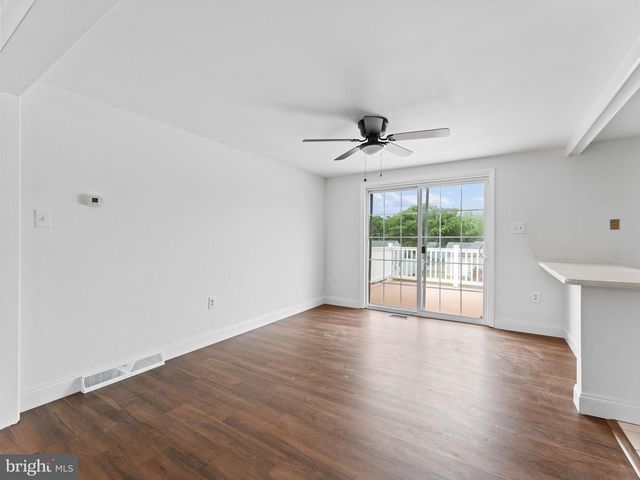 131 STURBRIDGE DR, Sicklerville, NJ 08081
