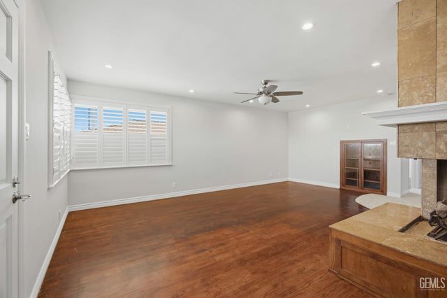 2008 Valencia Drive, Bakersfield, CA 93306