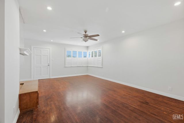 2008 Valencia Drive, Bakersfield, CA 93306