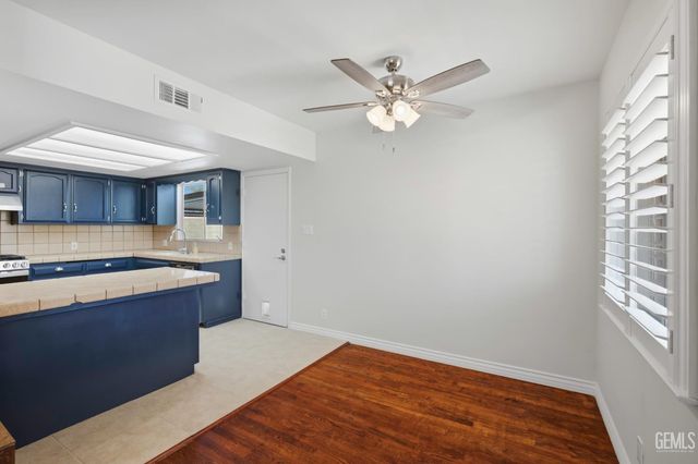 2008 Valencia Drive, Bakersfield, CA 93306