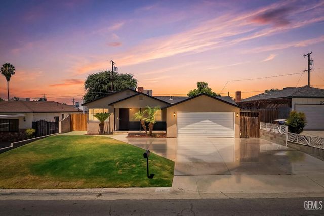 2008 Valencia Drive, Bakersfield, CA 93306