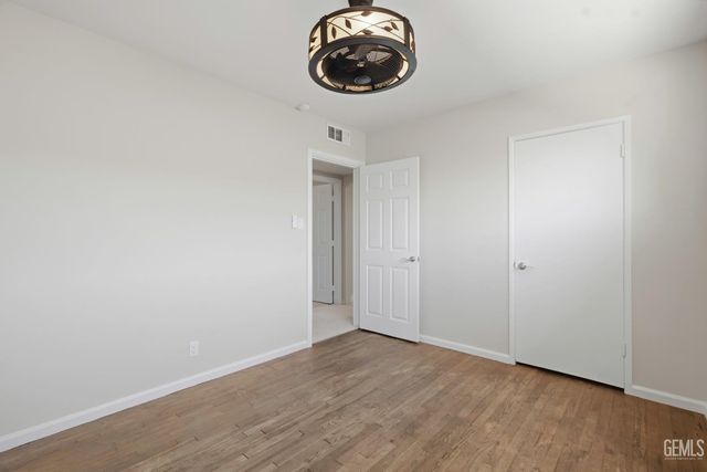 2008 Valencia Drive, Bakersfield, CA 93306