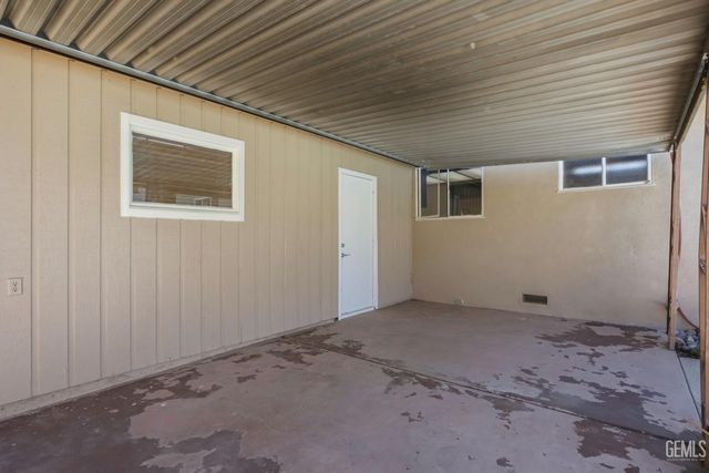 2008 Valencia Drive, Bakersfield, CA 93306