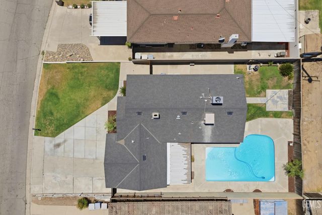 2008 Valencia Drive, Bakersfield, CA 93306