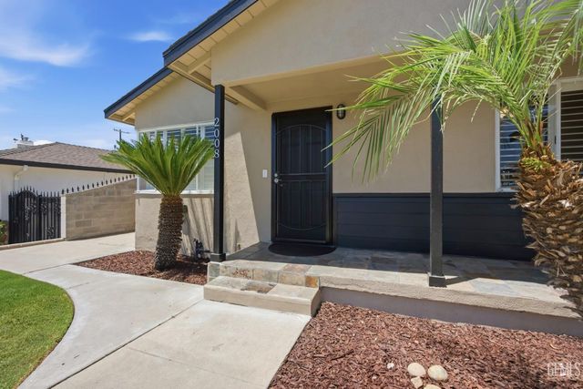 2008 Valencia Drive, Bakersfield, CA 93306