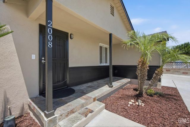 2008 Valencia Drive, Bakersfield, CA 93306