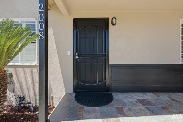 2008 Valencia Drive, Bakersfield, CA 93306