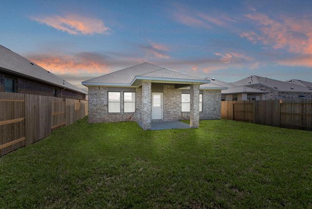 3631 Atlas Point Lane, Angleton, TX 77515