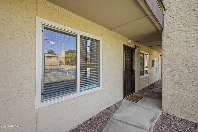 461 W HOLMES Avenue 124, Mesa, AZ 85210