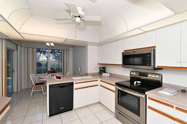 3866 SURREY COURT, Sarasota, FL 34235