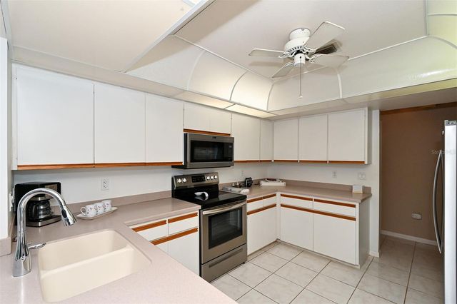 3866 SURREY COURT, Sarasota, FL 34235