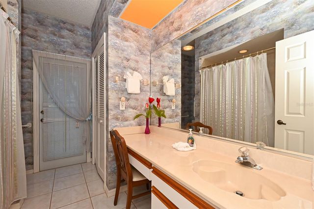 3866 SURREY COURT, Sarasota, FL 34235