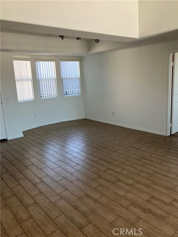 11925 KLING Street 111, Valley Village, CA 91607