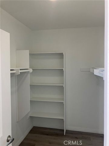 11925 KLING Street 111, Valley Village, CA 91607