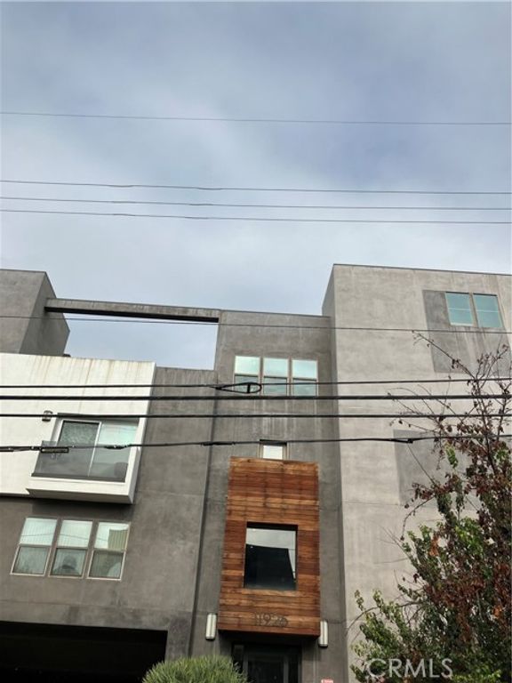 11925 KLING Street 111, Valley Village, CA 91607