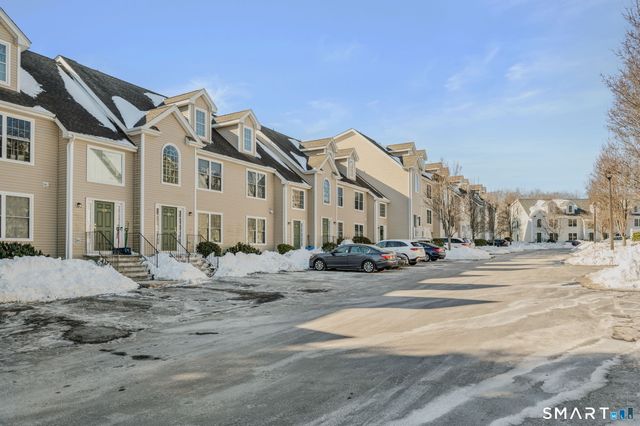 15 Freedom Way 105, East Lyme, CT 06357