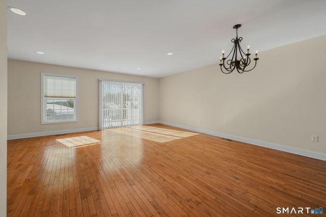 15 Freedom Way 105, East Lyme, CT 06357