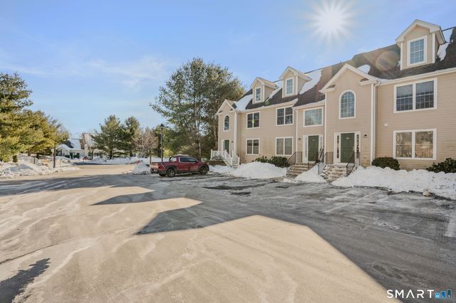 15 Freedom Way 105, East Lyme, CT 06357