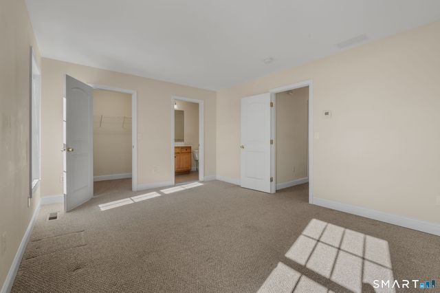 15 Freedom Way 105, East Lyme, CT 06357