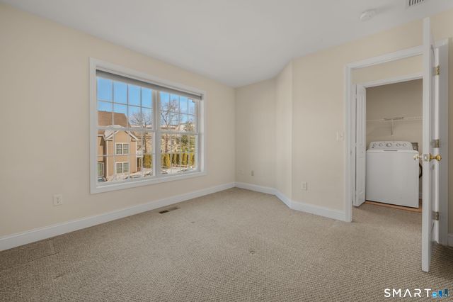 15 Freedom Way 105, East Lyme, CT 06357