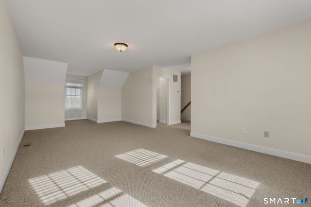 15 Freedom Way 105, East Lyme, CT 06357