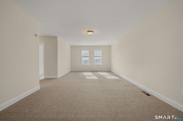 15 Freedom Way 105, East Lyme, CT 06357