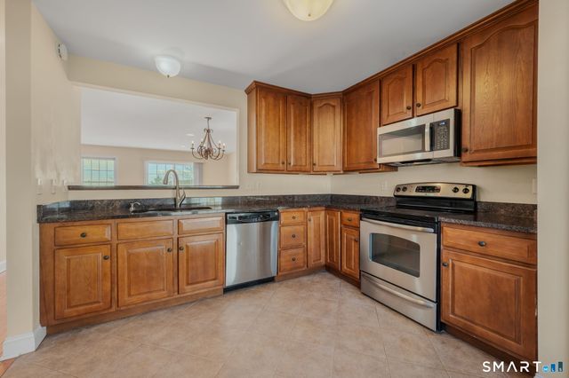 15 Freedom Way 105, East Lyme, CT 06357