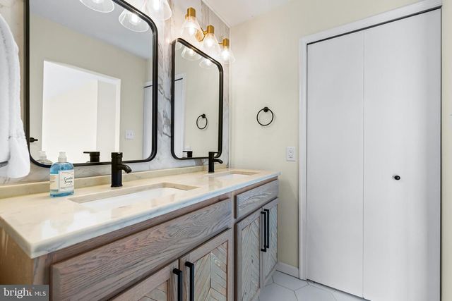 21 SANDSTONE CT, Baltimore, MD 21236