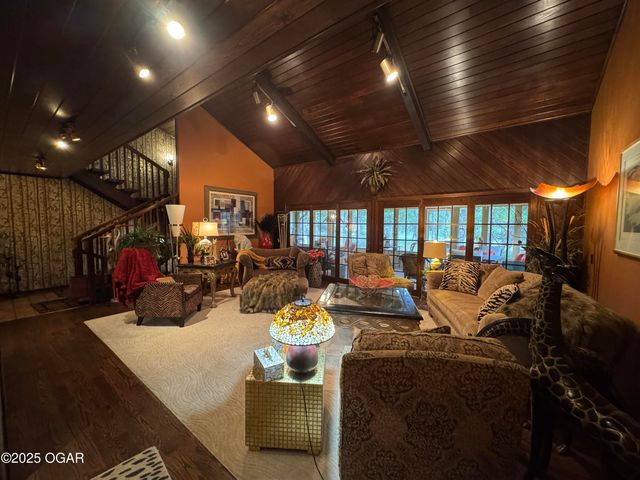 3056 Lawrence 2217, Pierce City, MO 65723