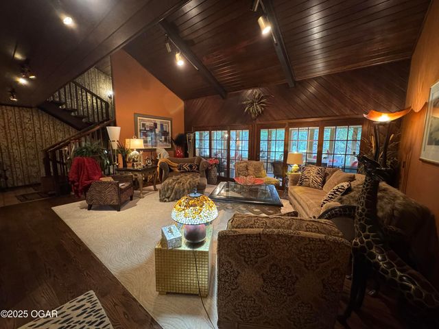 3056 Lawrence 2217, Pierce City, MO 65723