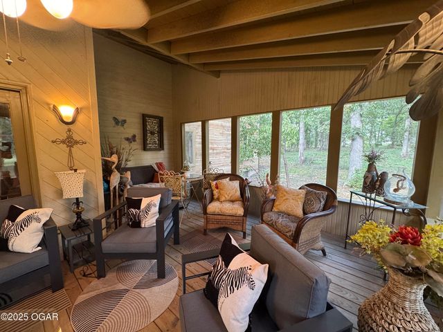 3056 Lawrence 2217, Pierce City, MO 65723