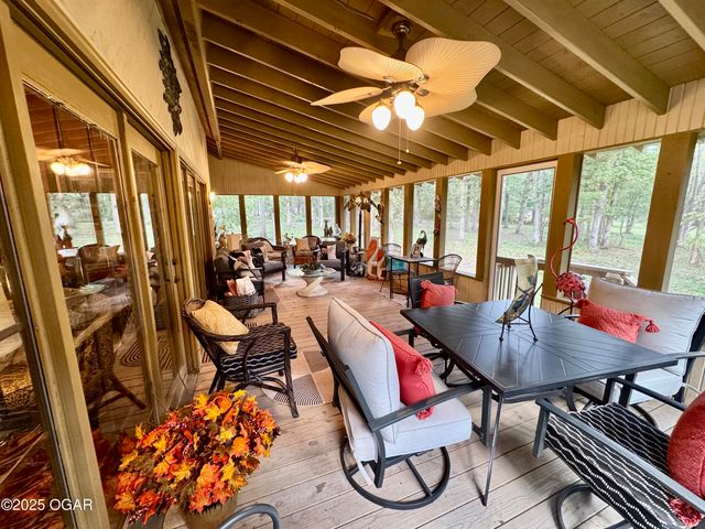 3056 Lawrence 2217, Pierce City, MO 65723