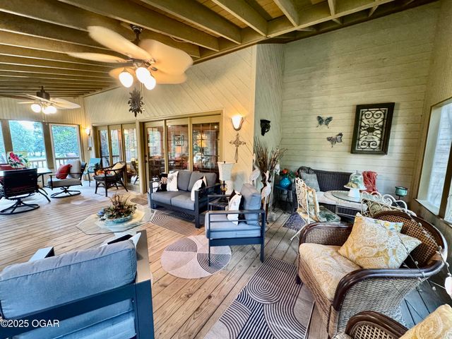 3056 Lawrence 2217, Pierce City, MO 65723