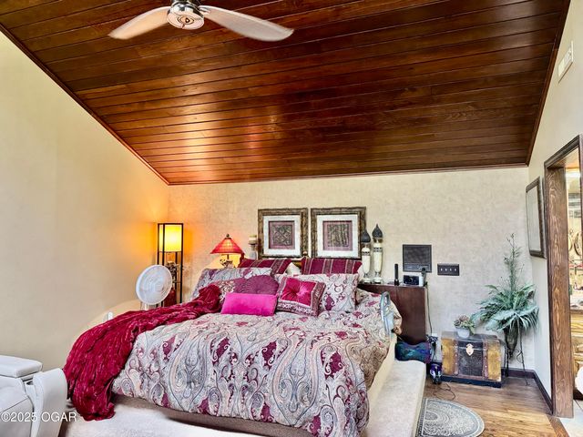 3056 Lawrence 2217, Pierce City, MO 65723