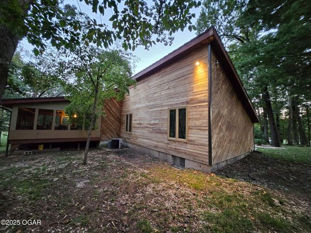 3056 Lawrence 2217, Pierce City, MO 65723