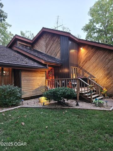 3056 Lawrence 2217, Pierce City, MO 65723