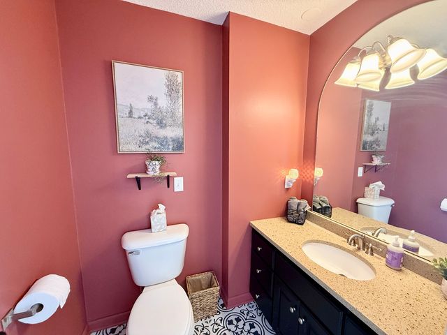 1904 Valley Vista Drive, Bettendorf, IA 52722