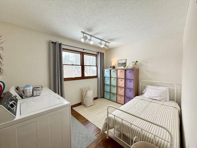 1904 Valley Vista Drive, Bettendorf, IA 52722