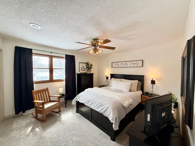 1904 Valley Vista Drive, Bettendorf, IA 52722