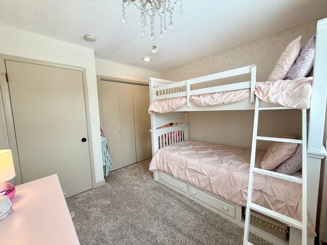 1904 Valley Vista Drive, Bettendorf, IA 52722