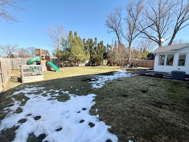 1904 Valley Vista Drive, Bettendorf, IA 52722