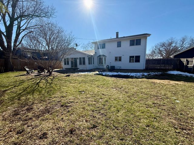 1904 Valley Vista Drive, Bettendorf, IA 52722