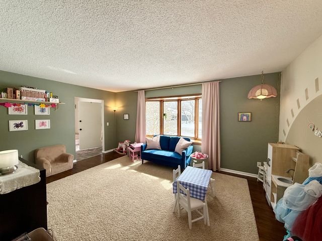 1904 Valley Vista Drive, Bettendorf, IA 52722