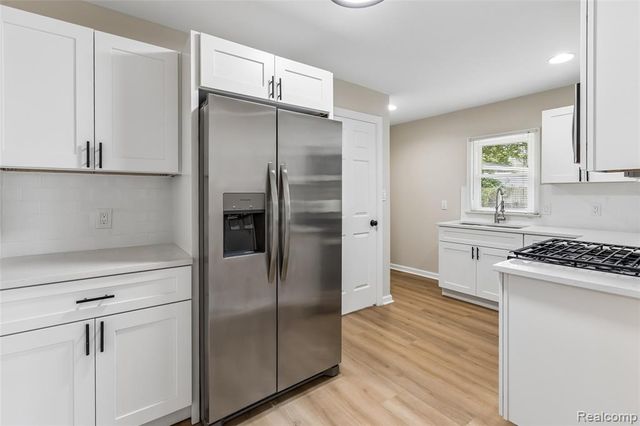 1470 Donovan Street, Burton, MI 48529