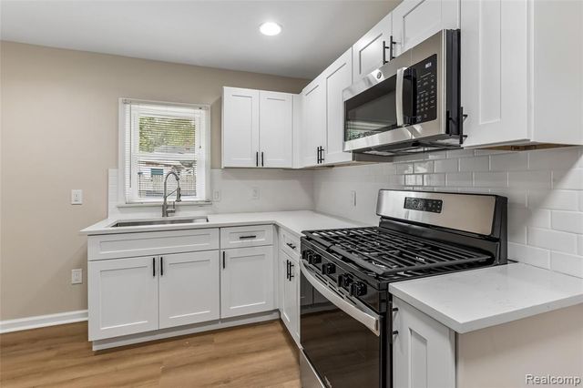 1470 Donovan Street, Burton, MI 48529