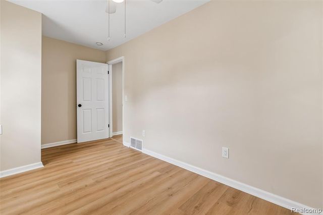 1470 Donovan Street, Burton, MI 48529